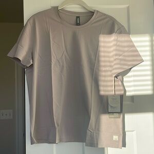 NWT vuori feather tee in soft pewter